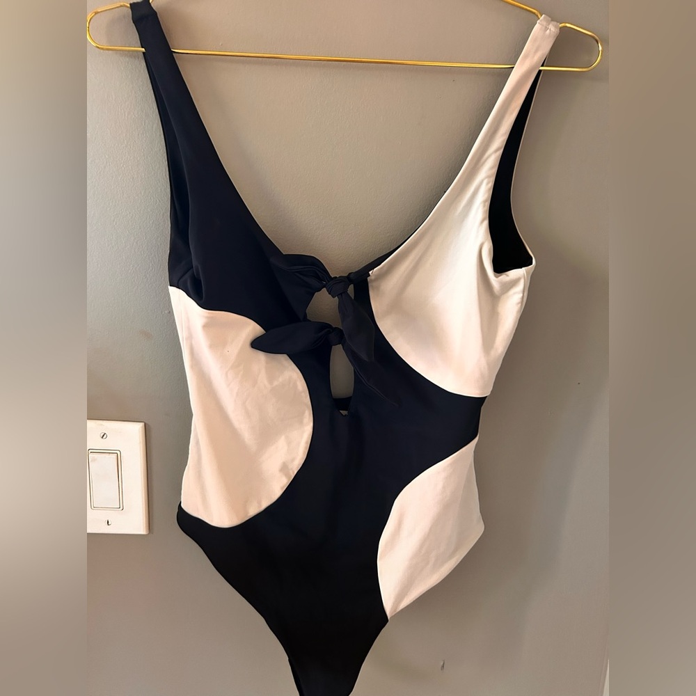 Mara Hoffman Black And Off-White Monochrome Tie-Front One-Piece Swimsuit